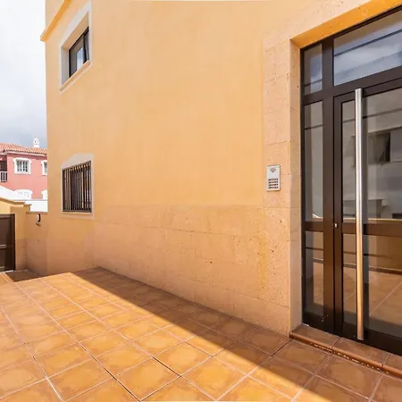Stunning Sea Views Private Terrace House 度假居 波里斯-德阿沃纳
